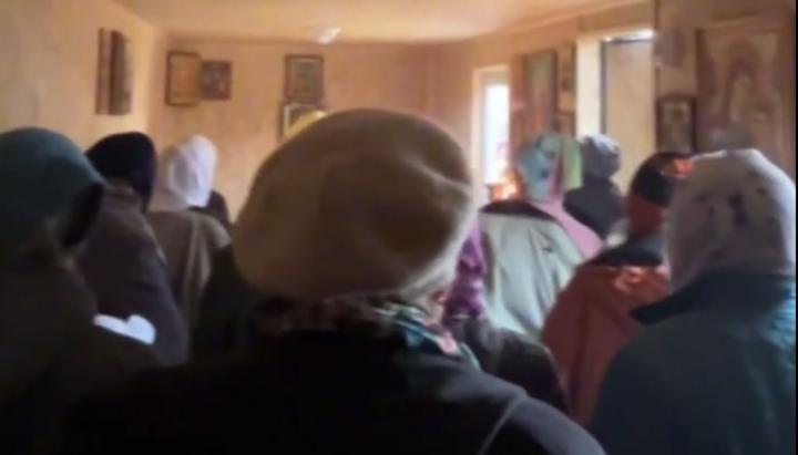 Προσευχή της ενορίας της Ουκρανικής Ορθόδοξης Εκκλησίας προς τιμήν της Γεννήσεως της Υπεραγίας Θεοτόκου στο χωριό Νοβοσέλκι. Φωτογραφία: Ντοζόρ