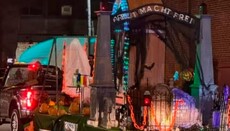 У США католицька школа на Хелловін встановила ворота концтабору Освенцима
