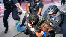 Στις ΗΠΑ, ένας μουσουλμάνος αξιωματούχος ξυλοκόπησε έναν χριστιανό σε εκδήλωση μνήμης του Τσάρλι Κερκ