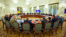 А «санкціоністи» хто?