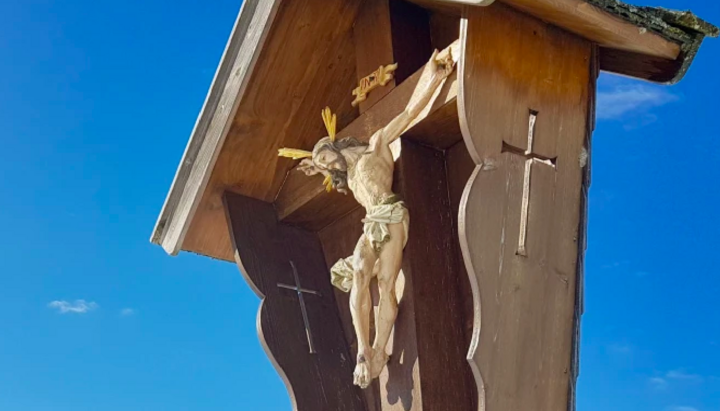 Дерев'яне розп'яття на узбіччі дороги в Баварії. Фото: AC Wimmer/EWTN News