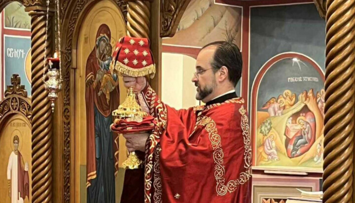 Σέρβος κληρικός κάλεσε τους άρχοντες να ζητήσουν συγγνώμη για  συκοφαντία κατά των ιεραρχών των ΗΠΑ
