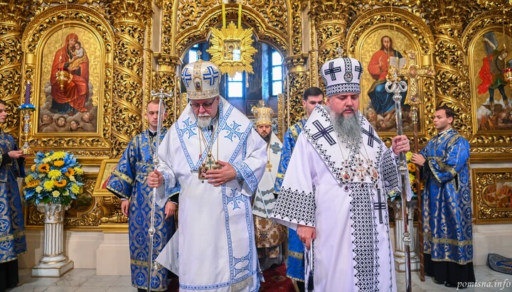 Архиепископ Илия (слева) вместе с Сергеем Думенко. Фото: ПЦУ