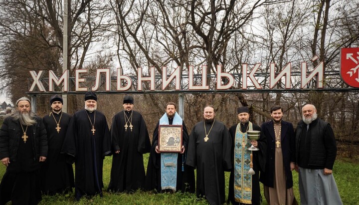 У Хмельницькому відбувся автомобільний хресний хід із Касперівською іконою