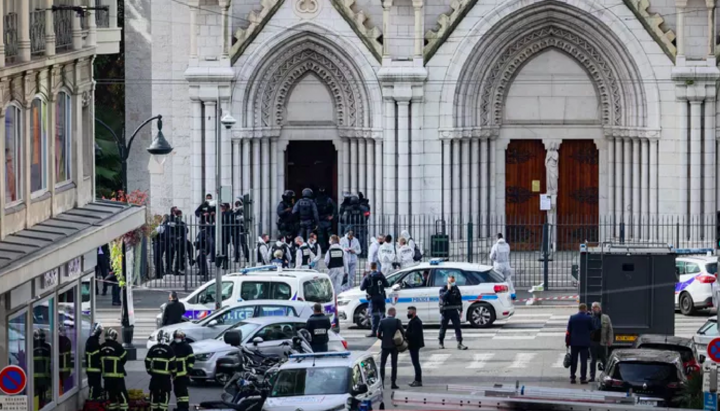 Police outside the Notre-Dame-de-l’Assomption church in Nice after the Islamist terrorist attack that claimed three lives on October 29, 2020. Photo: Le Figaro