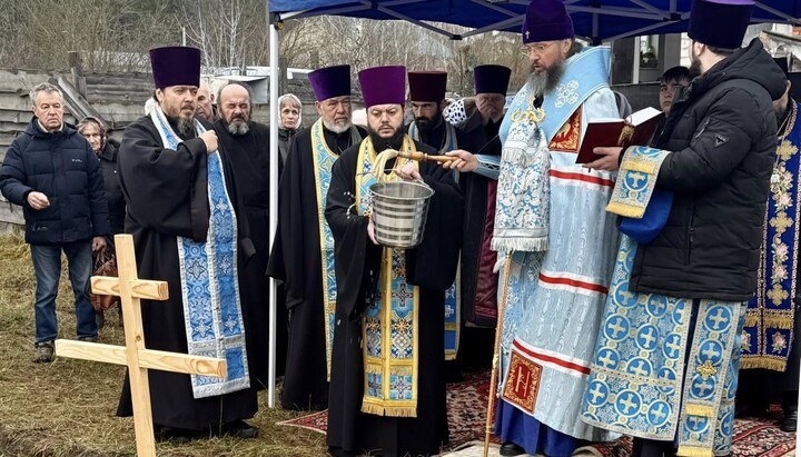 Закладка храма в честь иконы Божией Матери «Всех Скорбящих Радость» и в селе Харитоновка. Фото: Житомирская епархия