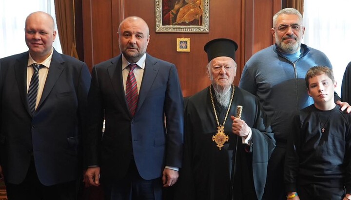 Про нагородження в Константинопольському Патріархаті голови ОЗГ