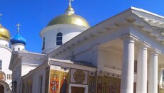 Братія Успенського монастиря УПЦ допомогає одеситам під час блекауту