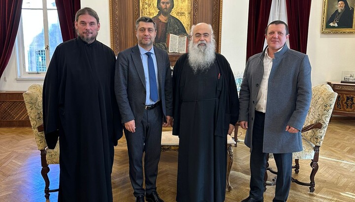 A meeting of Ambassador Nizhynsky and OCU cleric Zuyev with the Archbishop of Cyprus. Photo: Embassy of Ukraine in Cyprus