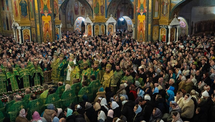 У Почаївській лаврі тисячі людей вшанували пам'ять преподобного Амфілохія
