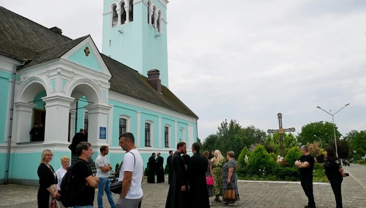 Чому УПЦ – не російська, а її вигнання з храмів – беззаконня