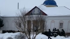 З якою метою влада відбирає у УПЦ храми та монастирі?