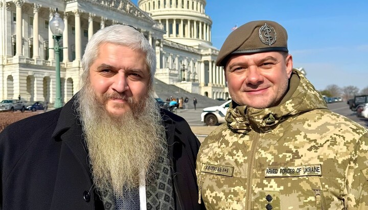 The chief rabbi and an OCU cleric – Ukraine’s “spiritual megaphone.” Photo: the chief rabbi’s Facebook