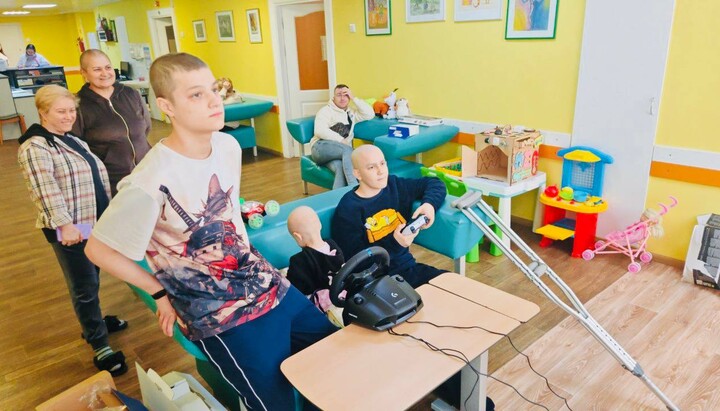 Пацієнти дитячої лікарні Києва. Фото: Синодальний відділ УПЦ