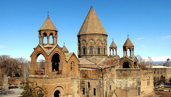 Ечміадзинський собор у Вагаршапаті, Вірменія. Фото: wdacna.com