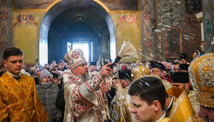Свезенная массовка в Успенском соборе Владимира. Фото: ПЦУ