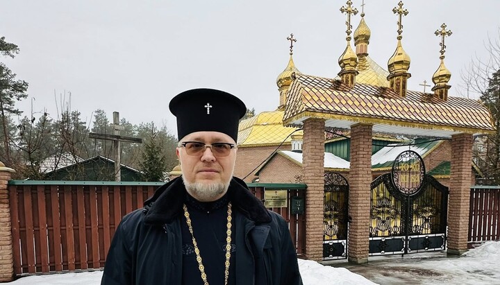 Горобцов на фоні захопленого храму Іоанна Воїна в Києві. Фото: Фейсбук Горобцова