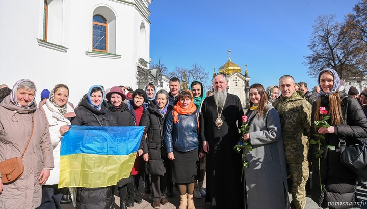 Dumenko with supporters. Photo: the OCU's press service