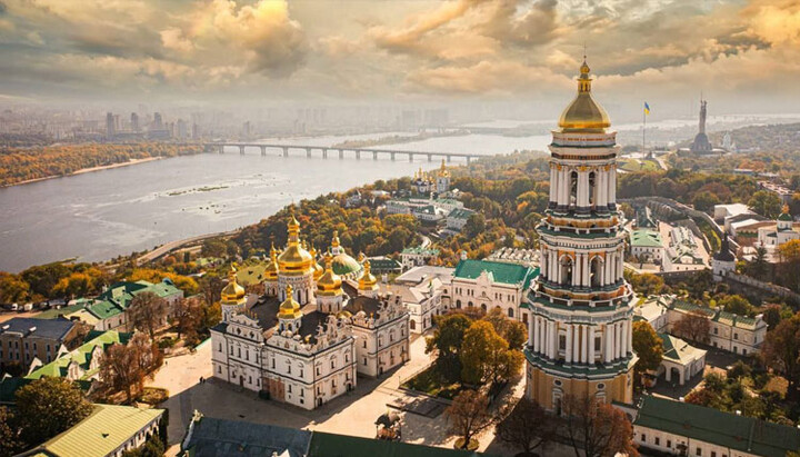 До святих – за попереднім записом
