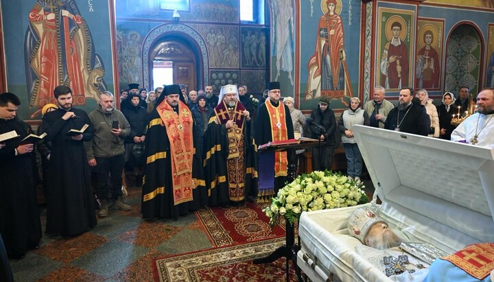 Представники УГКЦ служать панахиду за покійним Філаретом у Михайлівському соборі Києва. Фото: прес-служба УГКЦ