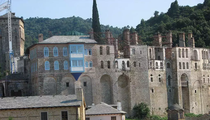 Хіландарський монастир на Афоні. Фото: allovergreece.com