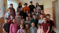 У дитячому будинку Мукачево священник охрестив дітей-переселенців з Дніпра