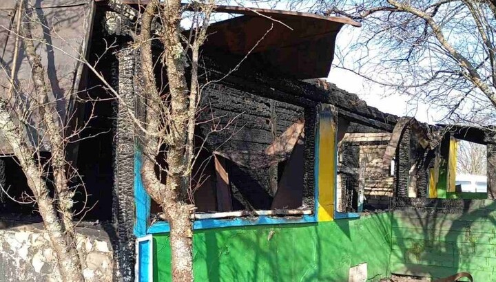 Fire in the repurposed premises of the UOC parish in the village of Telchi. Photo: Volyn Eparchy