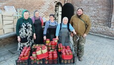 До Святогірської лаври привезли благодійну допомогу   Київської єпархії