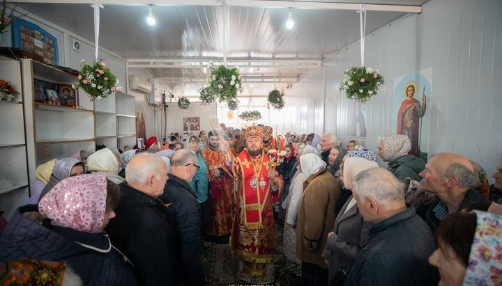 Easter celebration at the Holy Resurrection parish in Krasilov. Photo: Khmelnytskyi Eparchy