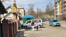 У Києві рейдери ПЦУ спробували вивезти майно з храму УПЦ