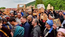 Εκατοντάδες πιστοί στη Γεωργία γιόρτασαν την αρχαία εορτή Τσατσχουρόμπα