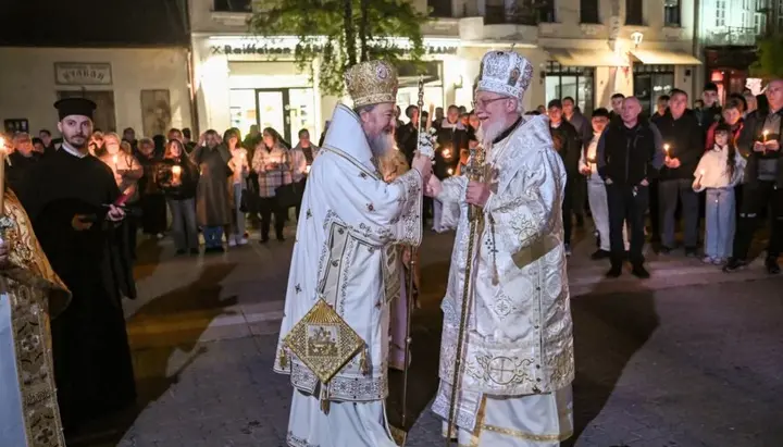 Встреча румынских и сербских православных на общем крестном ходе. Фото: Episcopia Daciei Felix