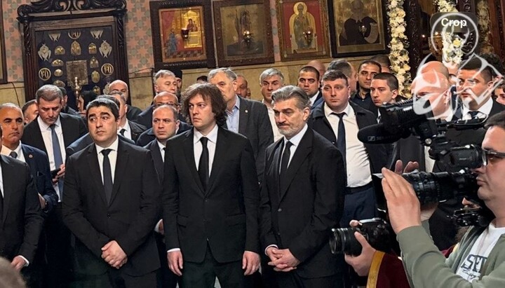 Члени грузинського уряду на похоронній церемонії в патріаршому соборі Сіоні. Фото: СПЖ