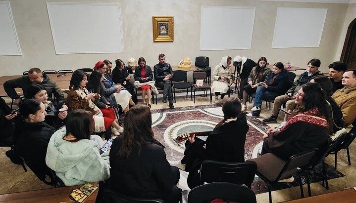 Youth gathering at the capital’s “Quick to Hear” church complex. Photo: UOC Information Center
