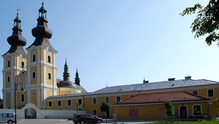 Монастир Української греко-католицької церкви в Маріаповчі. Фото: сторінка Юрія Підлісного у Facebook