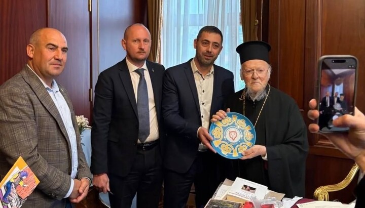 Патріарх Варфоломій на зустрічі з гагаузами. Фото: Асоціація гагаузьких товариств України