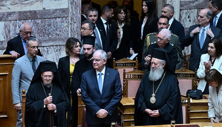 Patriarch Bartholomew in the Greek Parliament. Photo: UOJ in Greece
