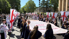 Πορείες την Ημέρα Αγιότητας της Οικογένειας στη Γεωργία