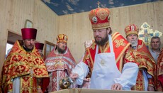 Khmelnytskyi bishop consecrates new church in Lomachyntsi