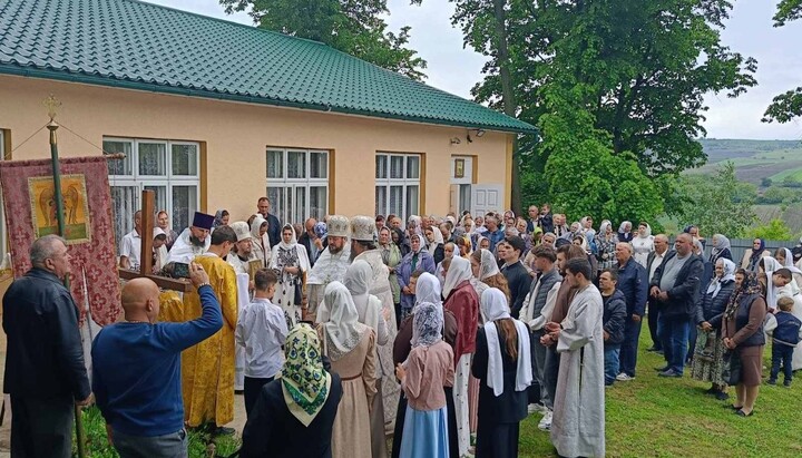 The patronal feast of the persecuted UOC community in Rynhach. Photo: Believers of the Chernivtsi-Bukovyna Eparchy on Facebook