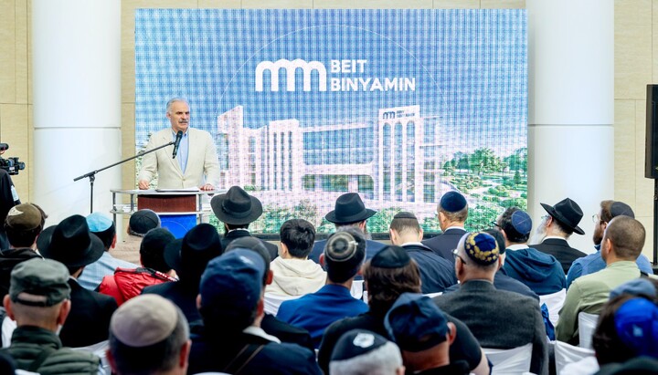 Yelensky at the opening of a Jewish school. Photo: DESS FB page
