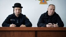 Начальник ДСНС Закарпаття змусив підлеглого одягти кіпу на шикуванні