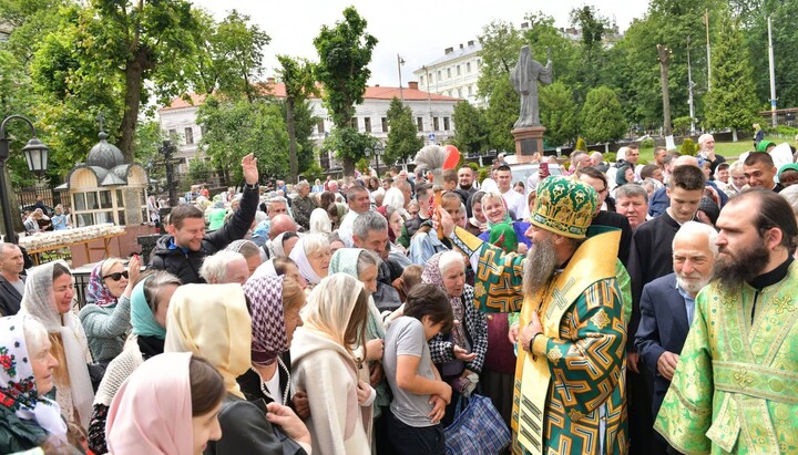 Свято Зішестя Святого Духа у Свято-Духівському кафедральному соборі Чернівців. Фото: Facebook Чернівецько-Буковинської єпархії УПЦ