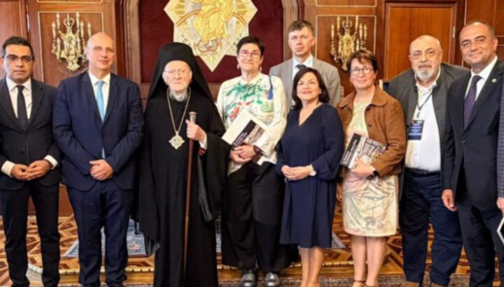 Патріарх Варфоломій з делегацією депутатів ПАРЄ. Фото: Vima Orthodoxias