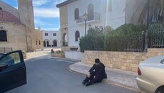 Archbishop of Cyprus warns Met. Tychikos: vacate or face police