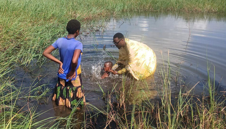 Baptism in Mozambique. Photo: Patriarchal Exarchate of Africa of the Russian Orthodox Church