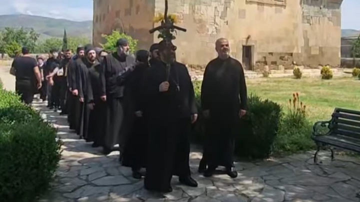 В Грузии прошел крестный ход к 1700-летию христианстваΣτη Γεωργία πραγματοποιήθηκε λιτανεία για την 1700ή επέτειο του Χριστιανισμού