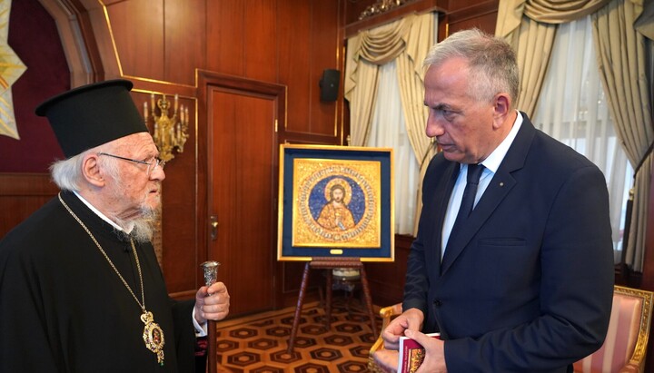 Patriarch Bartholomew and Deputy Minister of Development of Greece Stavros Kalafatis. Photo: Nikos Papachristou