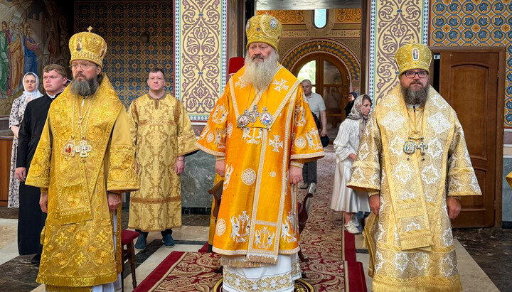 UOC hierarchs during the Divine Liturgy at St. Barbara Church in Kyiv. Photo: lavra.ua