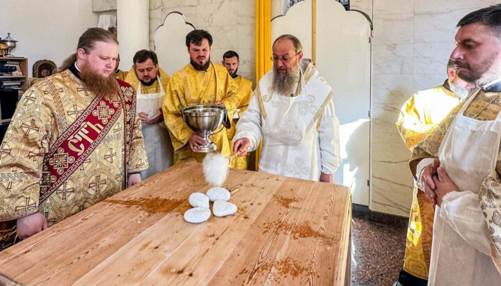 Metropolitan Anthony (Pakanych) consecrating a church in Boryspil. Photo: Met. Anthony's Facebook
